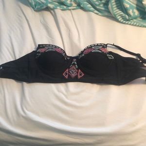 Medium size bathing suit top